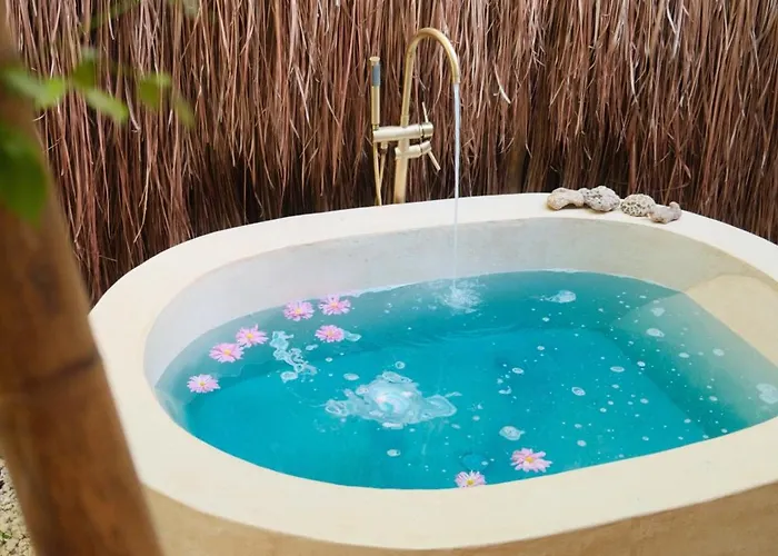 Lodge Romantic Star Bath Suite, Cave Pool & Yoga Center