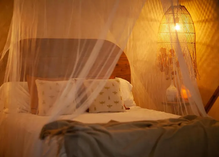 Romantic Star Bath Suite, Cave Pool & Yoga Center *