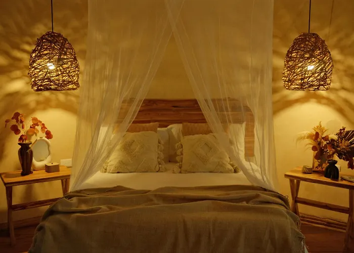 Romantic Star Bath Suite, Cave Pool & Yoga Center Lodge