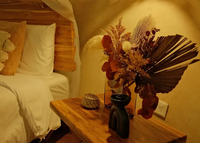 Lodge Romantic Star Bath Suite, Cave Pool & Yoga Center *